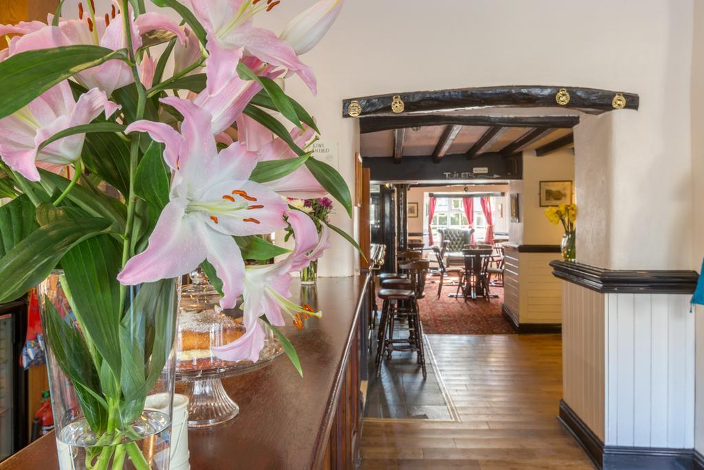 The Cross Keys Inn 테베이 외부 사진